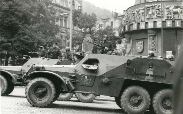 Jak probíhal osudný rok 1968 v Karlových Varech? Dny okupace připomene kniha historika Jana Nedvěda