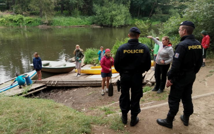 Voda 2018: Policisté ukončili na Ohři kontroly vodáků, tábořišť i nebezpečných splavů