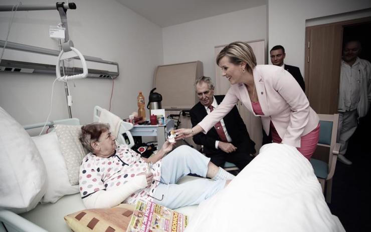 Prezident poobědval s osobnostmi regionu a poté navštívil hospic