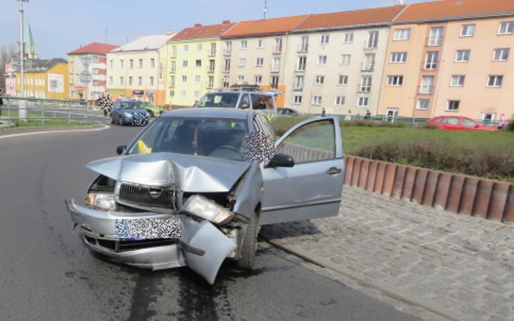 Totálně opilá žena (67) sedla za volant a bourala. Může jít na tři roky do vězení