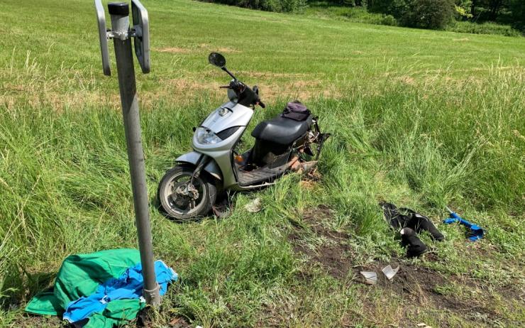 AKTUÁLNĚ VIDEO: Vážná havárie na Chebsku! Pro sraženého motocyklistu přiletěl vrtulník