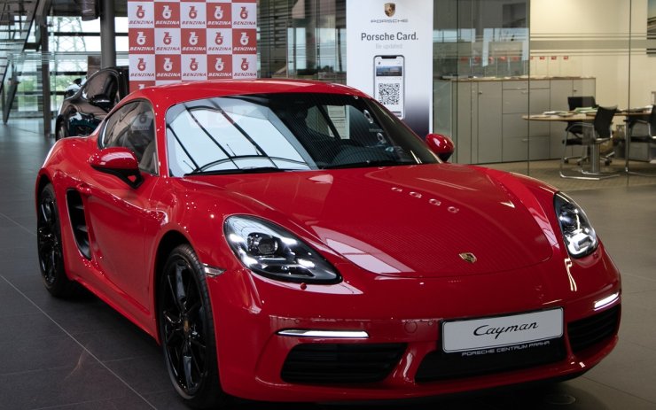 Zákazníci Benziny se ve velké prázdninové soutěži mohou stát majitelem Porsche Cayman!