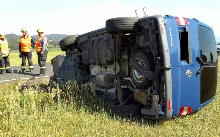 Od čtvrtka už vyjížděli hasiči k více nehodám. Horko může snížit ostražitost, varují