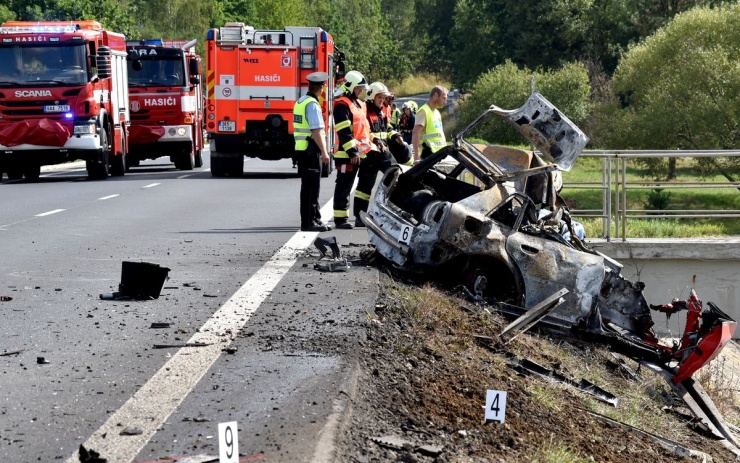 OBRAZEM: Hasiči zveřejnili fotky a podrobnosti k tragické nehodě na hrázi jesenické přehrady