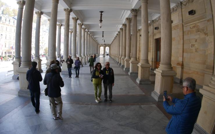 Turisté se do Karlových Varů vrací, turistická karta se osvědčila