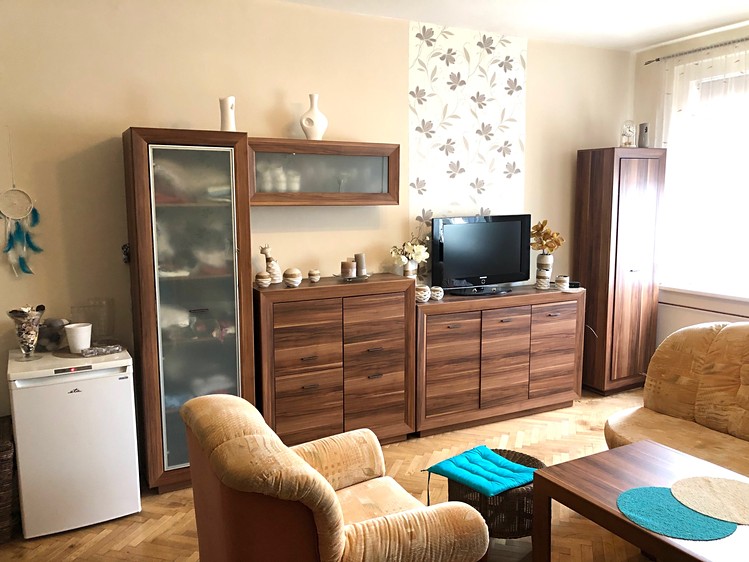 3110 karlov d