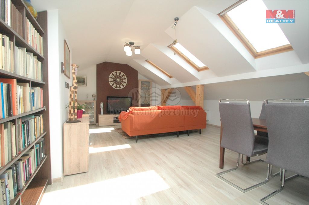 3110 karlov e