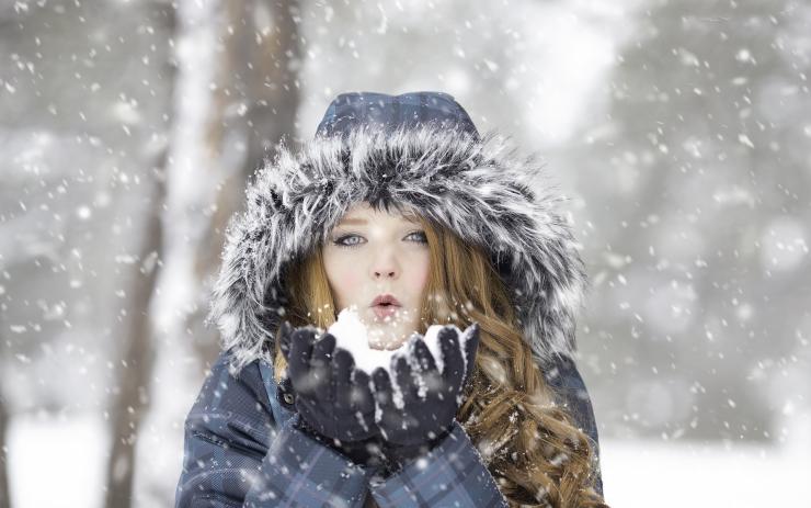 Do Karlovarského kraje dorazí sníh. Pozor na komplikace v dopravě, varují meteorologové