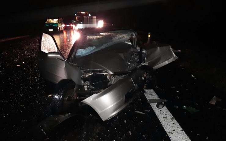 FOTO: Jak došlo k tragédii u Břízy? Řidič vjel do protisměru před projíždějící auto, srážku nepřežil