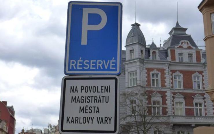 Karlovy Vary: Parkovací karty momentálně není nutné měnit