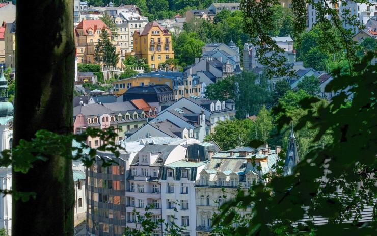 Karlovy Vary spustily slevový program Vary°Voucher. Má pomoci nalákat do města turisty