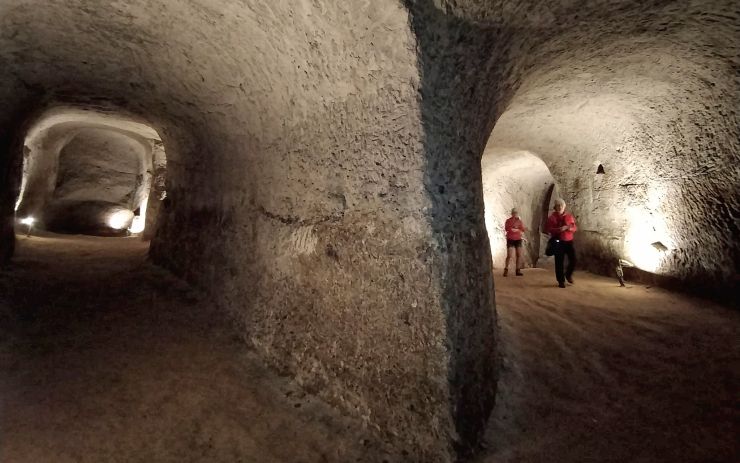 OBRAZEM: Poznejte úchvatné tunely a podzemní katedrálu! Vydejte se do kaolinového dolu
