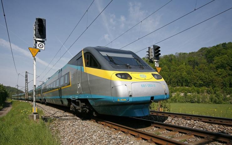 Od září bude jezdit Pendolino až do Karlových Varů