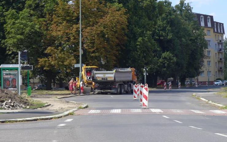 Začala oprava Šumavské ulice, práce potrvají zhruba tři týdny