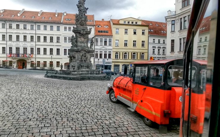 VIDEO: Nastupte a projeďte se! Lázeňským městem Teplice se můžete svézt ve vláčku