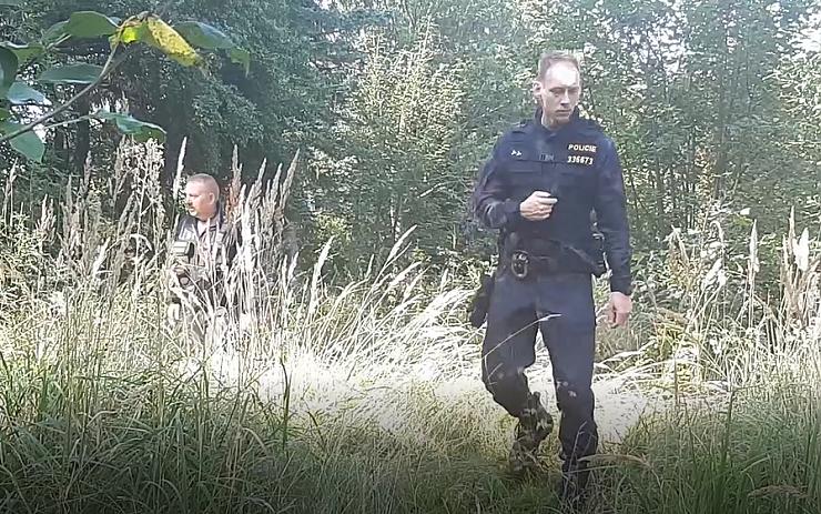 Nečekaný konec pátrací akce u Chodova. Ztracenou ženu našel policista v době svého volna