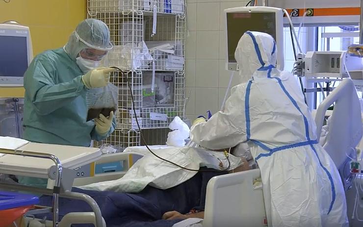 VIDEO: Nemocnice posílá vzkaz všem hrdinům nejen ze Staromáku. Covid není chřipka!