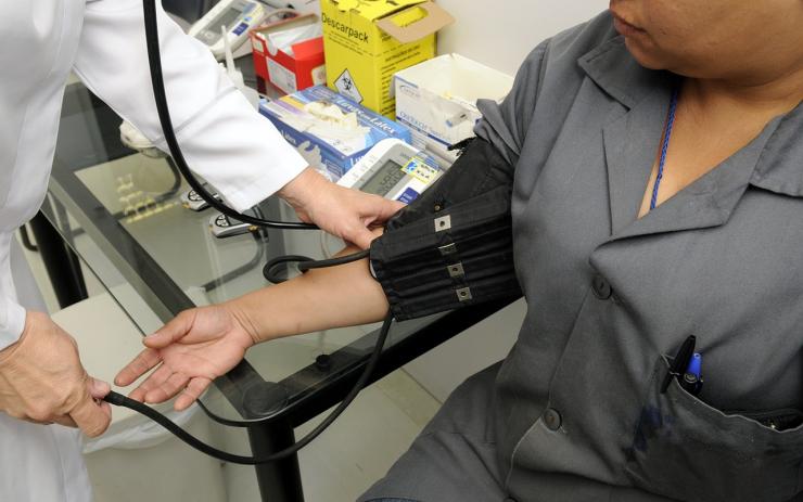 Ambulantní specialisté musí zvážit, kterým pacientům poskytnou kód na očkování
