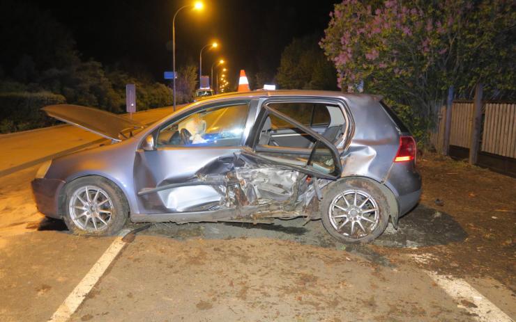 Řidičce se nepodařilo vyrovnat smyk, čtyři zranění. Policisté sdělili podrobnosti k vážné nehodě u Mírové
