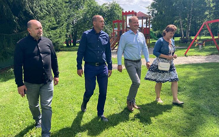 Zástupci vedení kraje zamířili na pracovní návštěvu Jindřichovic, Bublavy a Josefova 