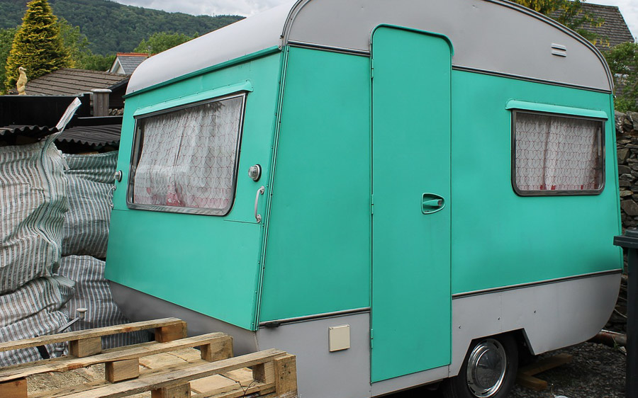 Hitem léta jsou karavany i ubytování přes Airbnb. Ale nenaleťte! Podvodníci zkoušejí různé triky, jak vás okrást