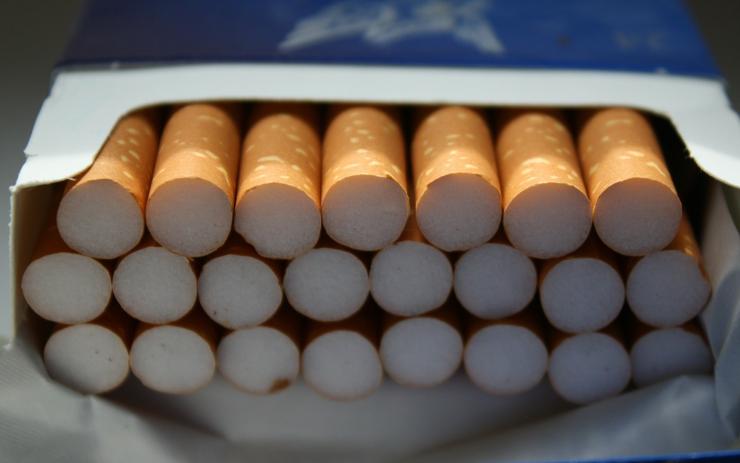 Zloděj šel zásadně po cigaretách. Během čtyř dnů ukradl skoro třicet kartonů