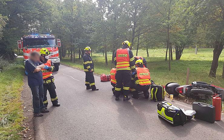 OBRAZEM: Nehody i požáry! Hasiči o víkendu zasahovali u desítek událostí po celém kraji