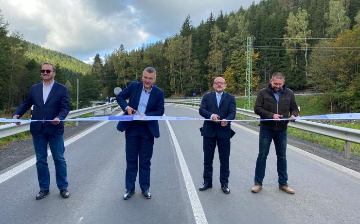 Hotovo! Křižovatka Anenské údolí na Kraslicku už je přehledná a bezpečnější