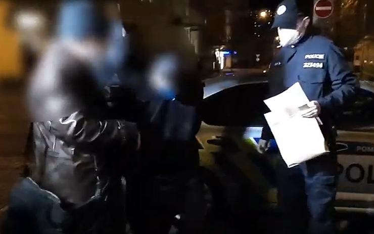 VIDEO: Cizinec na Nový rok v Karlových Varech pobodal ženu, další znásilnil! Už padlo obvinění