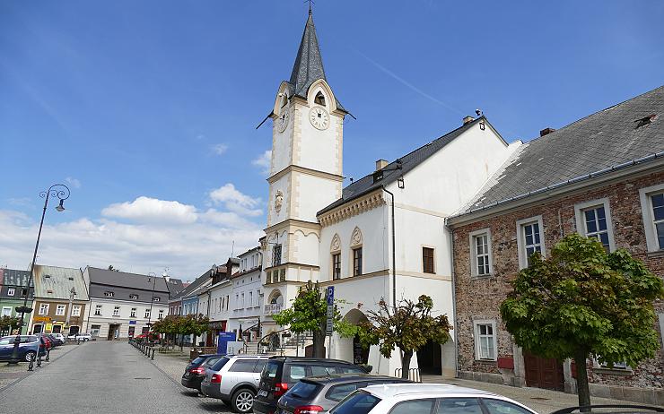 Velká čest pro Ostrov! Unikátní sbírka zdejšího porcelánu byla zapsána na seznam kulturních památek
