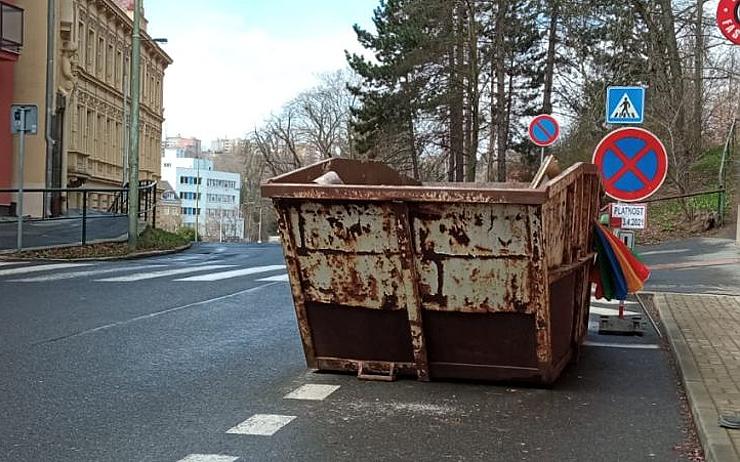 Plánujete jarní úklid? Velkoobjemové kontejnery budou v ulicích přistaveny během května