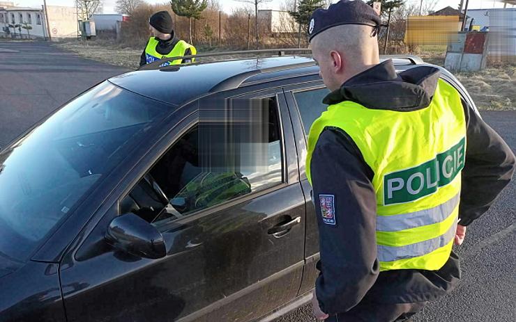 Stovky přestupků včetně alkoholu a drog za volantem! To byly velikonoční svátky na našich silnicích