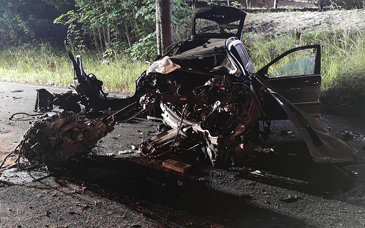 FOTO: Jak došlo k těžké noční bouračce u Karlových Varů? Policie sdělila podrobnosti