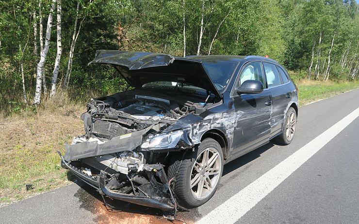 Řidič na silnici klimbal za volantem, zavinil hned několik nehod! Dva zranění
