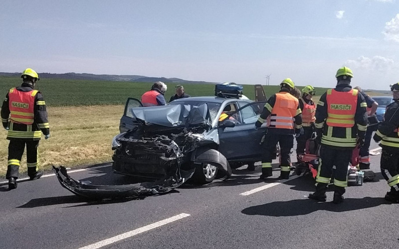 AKTUÁLNĚ: Dálnici D6 uzavřela vážná nehoda. Policisté odklánějí dopravu