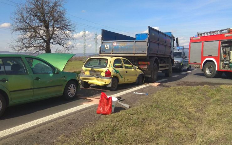 AKTUÁLNĚ: Nehoda u Sadova, provoz řídí policisté