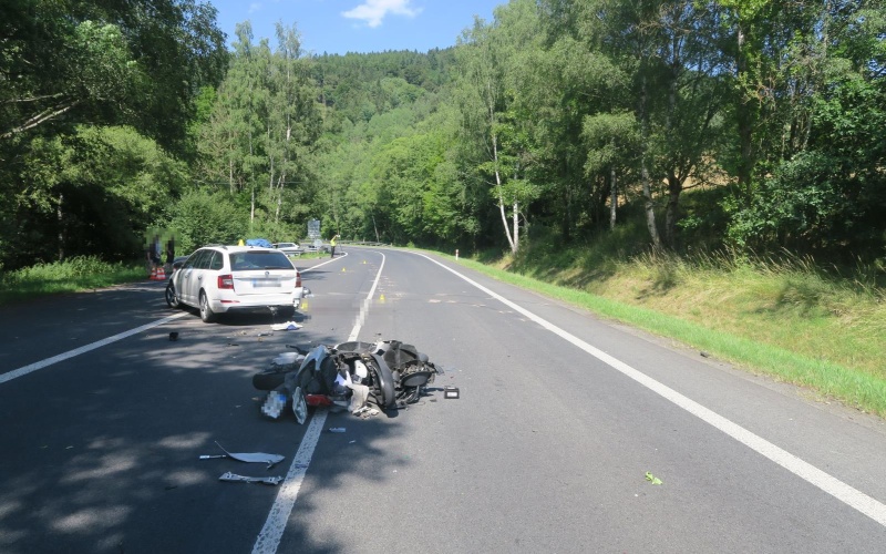 OBRAZEM: Černý víkend motorkářů na Karlovarsku