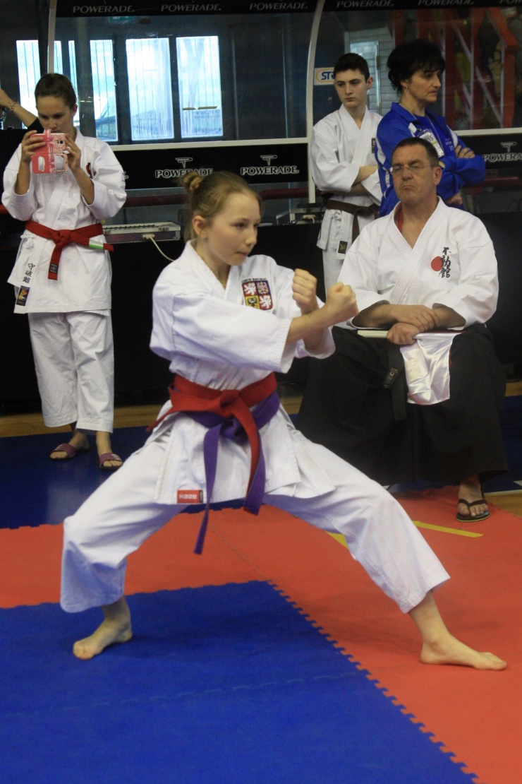 Eliška Krobová při kata žákyň. Foto: Hana Husáková