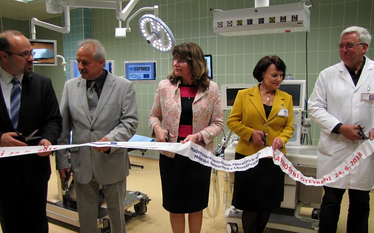 Otevírání modernizovaných operačních sálů. Foto: Městská nemocnice Litoměřice
