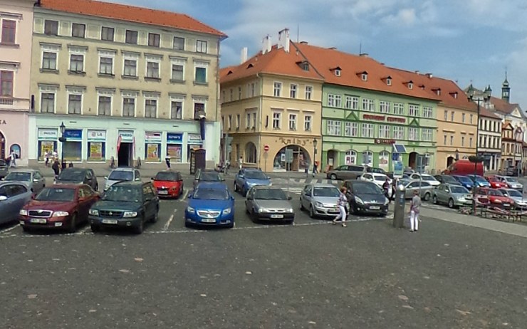 Stání v centru Litoměřic bude dražší. Foto: Oldřich Hájek