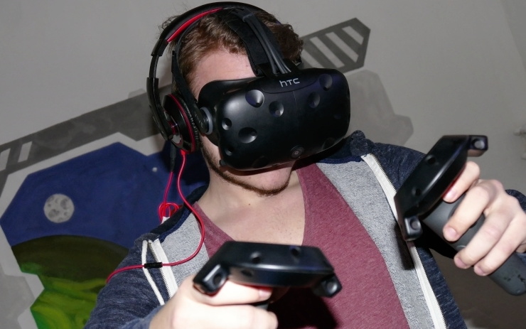 Set pro virtuální realitu v Bridge VR v Mostě. Foto: Oldřich Hájek