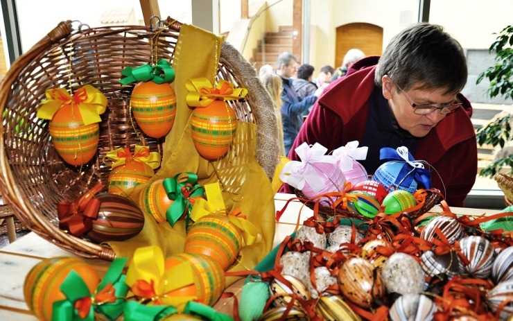 V hradu a přilehlém parku Václava Havla se konal velikonoční jarmark