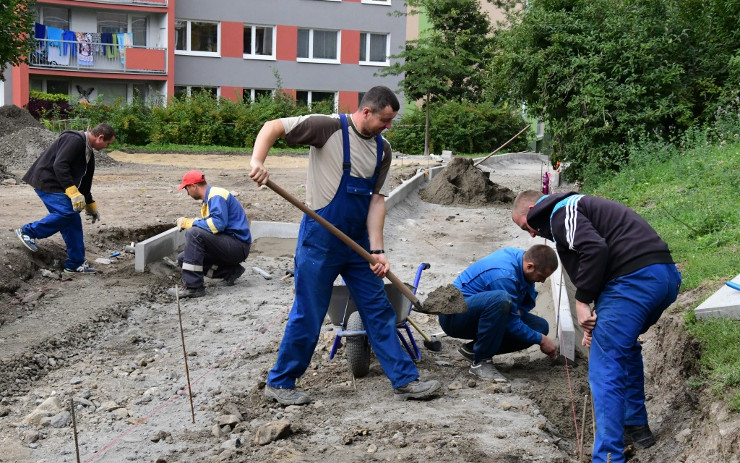 Třetí etapa revitalizace pokratického sídliště pokračuje, hotovo má být v listopadu