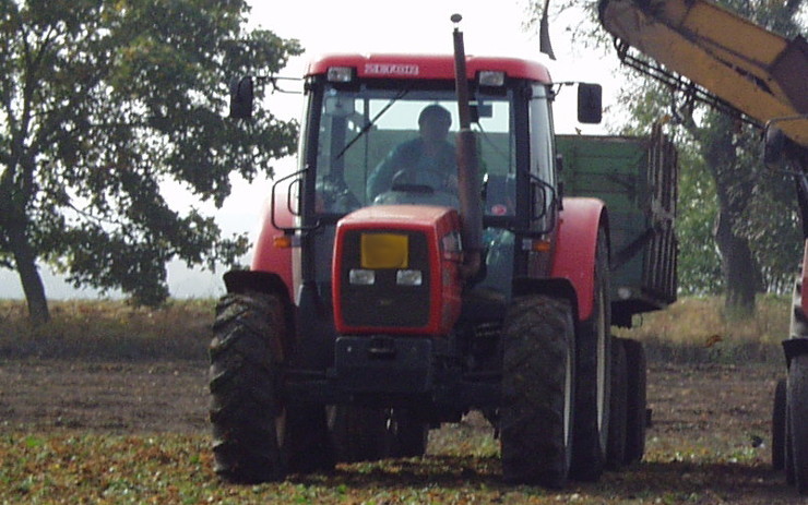 Nabídka na prodej traktoru byla pouhý podvod. Muž tak přišel o 70 tisíc