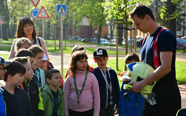 Na dopravním hřišti bylo ve čtvrtek rušno, akce se zúčastnilo více než 250 žáků