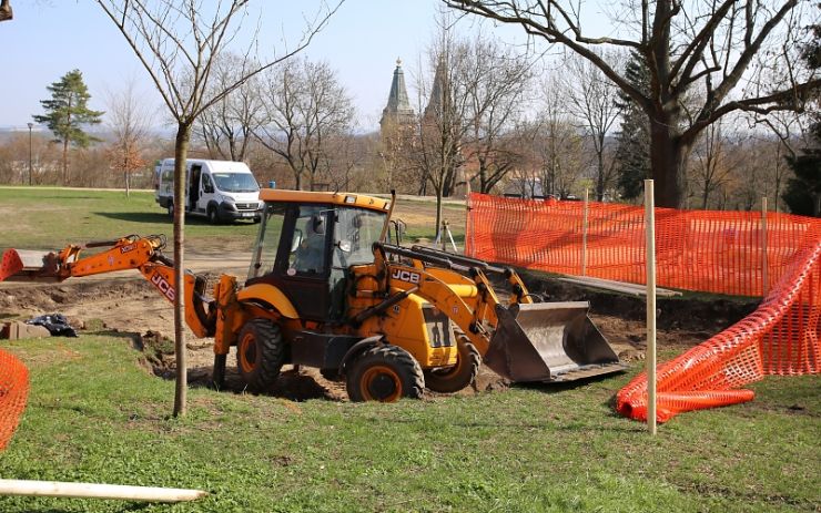 V Roudnici byla zahájena rekonstrukce parku a výstavba nového hřiště