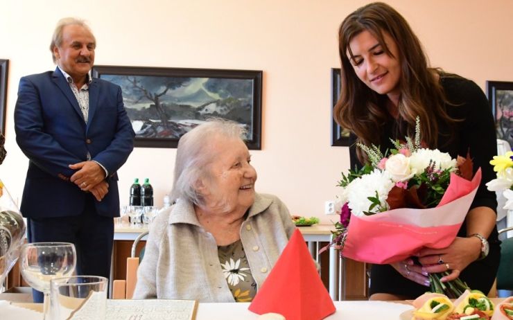Nejstarší obyvatelka Litoměřic oslavila úctyhodné 103. narozeniny