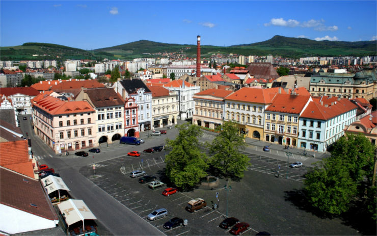 Město chce eliminovat vizuální smog. Vydalo zásady reklamy a označování provozoven