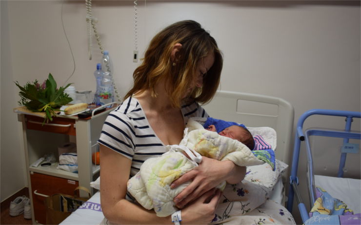 Prvním litoměřickým miminkem letošního roku je Oliver. Pár hodin po něm se narodila Amálka