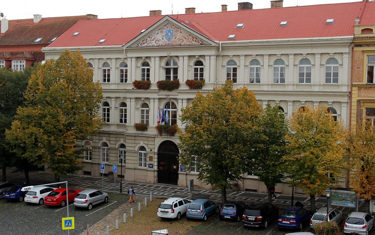 Roudnický městský úřad zahajuje omezený provoz, lidé se musí objednat